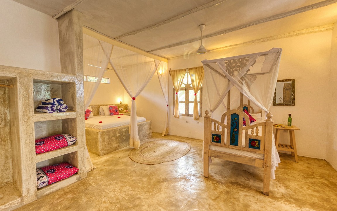 Deluxe Beach Suites